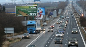 Пускат движението по магистралата при гара Яна