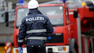 Въоръжен похитител взе заложници в кметство на немски град