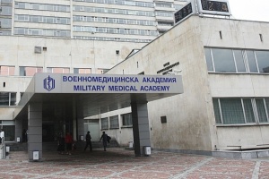 Мъж е приет във ВМА, след като е бил ударен от трамвай