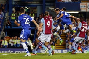 Сашо Тонев дебютира за Астън Вила при загуба от Челси