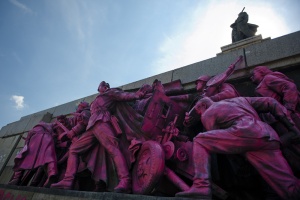 Русия иска строги наказания за осквернителите на паметниците на нейни войни в България