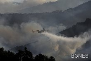 Бушува горски пожар по границата на Испания с Португалия