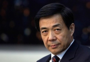 Бивш китайски политик признал, че превел 817 хил. долара на съпругата си