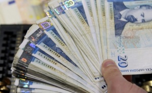 Дъжд от пари предизвика верижна катастрофа в Казанлък