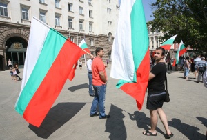 Контрапротестиращи към президента: Чехльо, иди си!