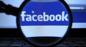"Фейсбук" сътрудничил със 71 страни за следене на потребители