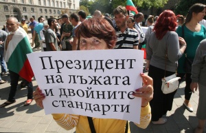 Контрапротестиращи: Президент на лъжата и двойните стандарти