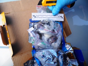 Кокаин в сладкиши задържаха на митницата на аерогара София