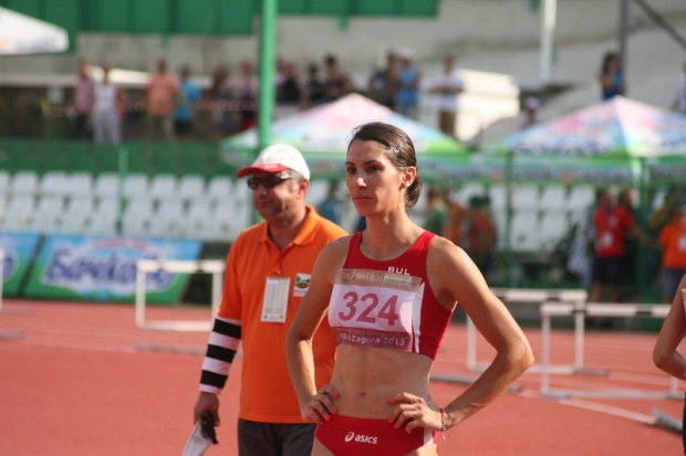Ваня Стамболова завърши последна на полуфинала на 400 метра с препятствия