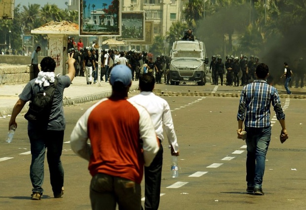 Великобритания привика египетския посланик заради насилието в Кайро