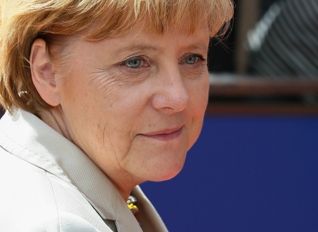 Ангела Меркел: Европа е заплашена от крайнодесен екстремизъм