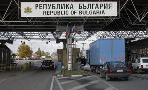 Засилен трафик по българо-сръбската и българо-турската граници