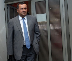 Правителството обмисля коледни надбавки