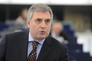 Калфин поиска ЕС да помогне на граничните държави за бежанците от Сирия