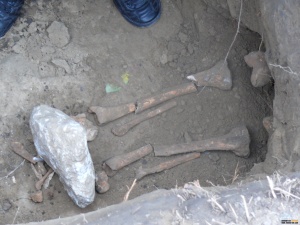 Рибар откри човешки скелет край язовир до Павликени