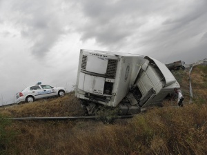 Румънски ТИР се обърна на Е-79 край Благоевград