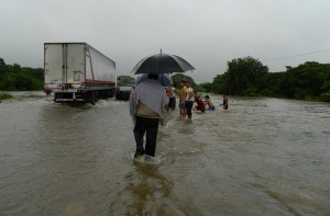 Ингрид евакуира 5000 души в Мексико