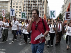 Многохилядни стачки обхванаха Гърция