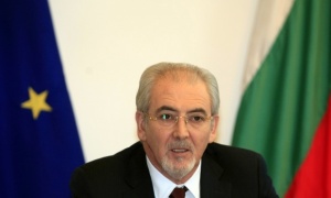 Плевнелиев и Борисов да кажат познават ли Цветан Василев, настоя Местан