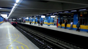 Две бомби спряха движението на метрото в Кайро