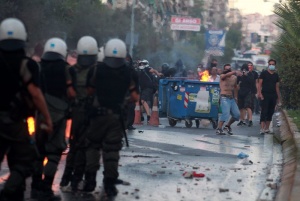 Масови протести в Гърция заради убит ляв активист