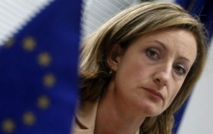 В обстановка на протести се работи по-добре, смята Златанова