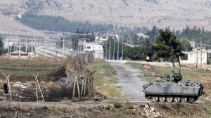 Турция засилва отбраната си по границата със Сирия