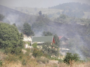 Пожар унищожи вили и дворове в Хасковско