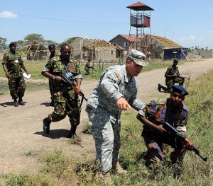 Загиналите в мола в Найроби станаха 22, армията се намеси
