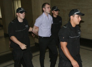 Нападателят на Доган  отказа да признае обвиненията, за да му намалят наказанието