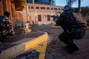 Бойците от „Аш Шебаб“ все още държат заложници