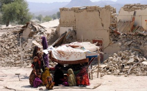 Жертвите от земетресението в Пакистан вече са 328