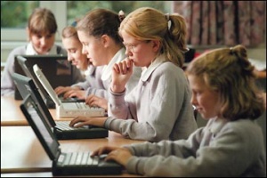 Таблети и безжичен интернет в училищата от догодина