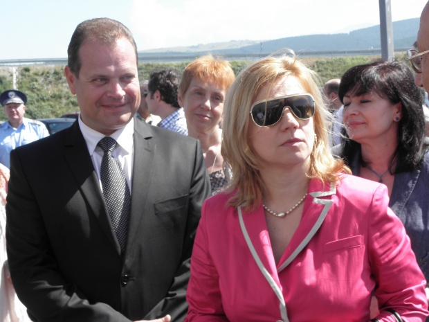 Министър Терзиева моли за търпение заради задръстванията на „Хемус“