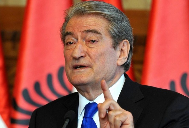 Албанският премиер Сали Бериша подаде оставка