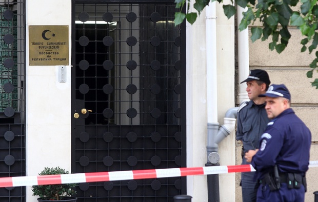 Отцепиха турското посолство заради атаката