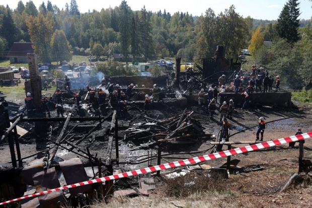 Тридесет загинали след пожара в психодиспансера в Русия