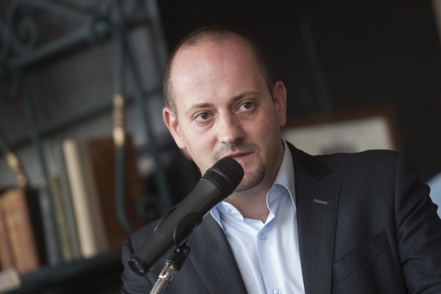 Радан Кънев в „Туитър“: Подкрепяме Борисов за свалянето на кабинета „Орешарски“