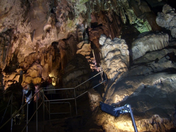 Затвориха пещерата „Леденика“ заради пропукване в скалния масив