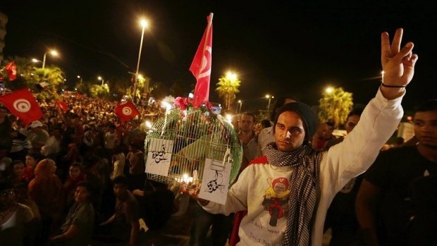 Правителството на Тунис се съгласи да подаде оставка