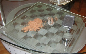 Разкриха домашна нарколаборатория в Съединение