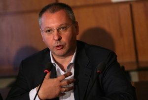 Неуважението към институциите давало сила на ГЕРБ, според Станишев