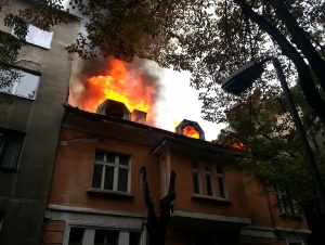 Пожар в сграда на ул. „Алабин“ в София