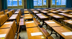 Похотлив професор снимал бельото на студентки във Флорида