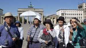 Китай забрани на туристите си в чужбина да си бъркат в носа