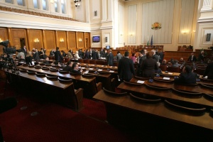 Липса на кворум попречи на работата на парламента