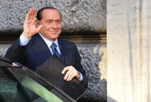 Комисия в италианския Сенат изгони Берлускони от парламента