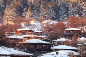 Сняг натрупа в Пловдивско