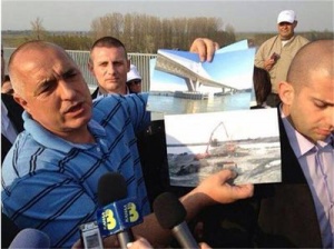 Борисов във Фейсбук: Както оставих "Дунав мост"2, така го заварвам