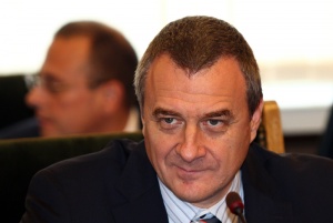 Експерти в МВР взимали пари за извънреден труд